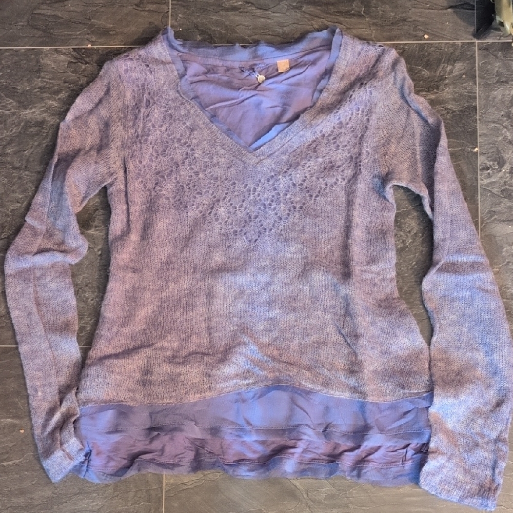 Lavender V-neck Knit Sweater with Sheer Hem